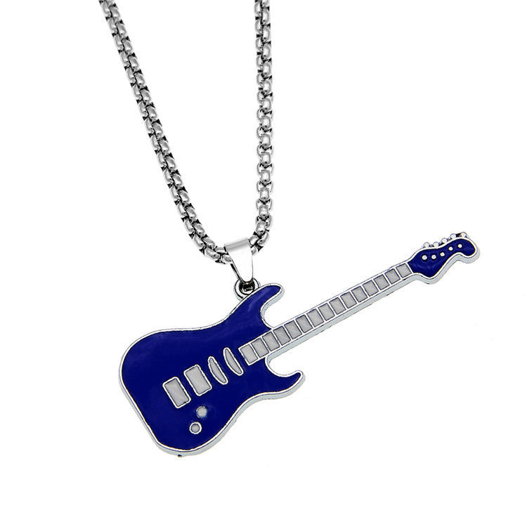 Collier en forme de guitare gothique en acier titane à 2 couches pour hommes