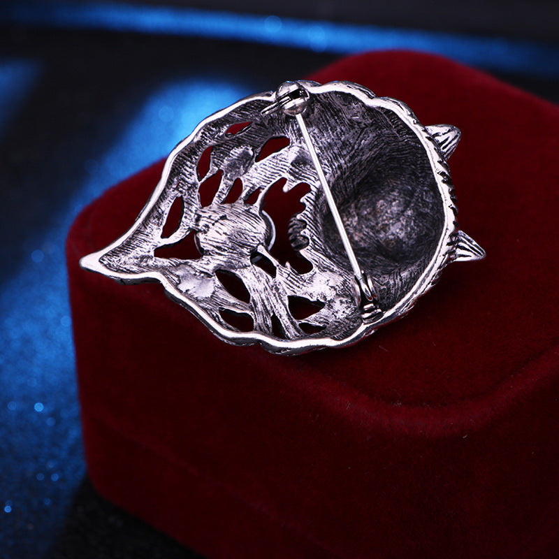 Retro Domineering Wolf Brooch Male Personality