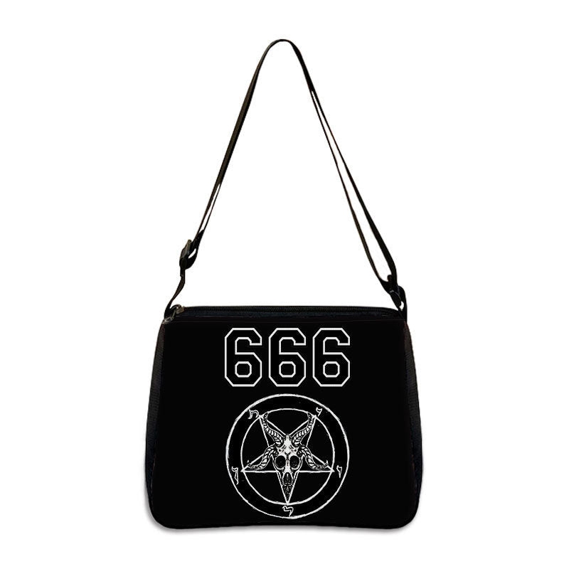 Sac Gothique d'épaule à la mode.