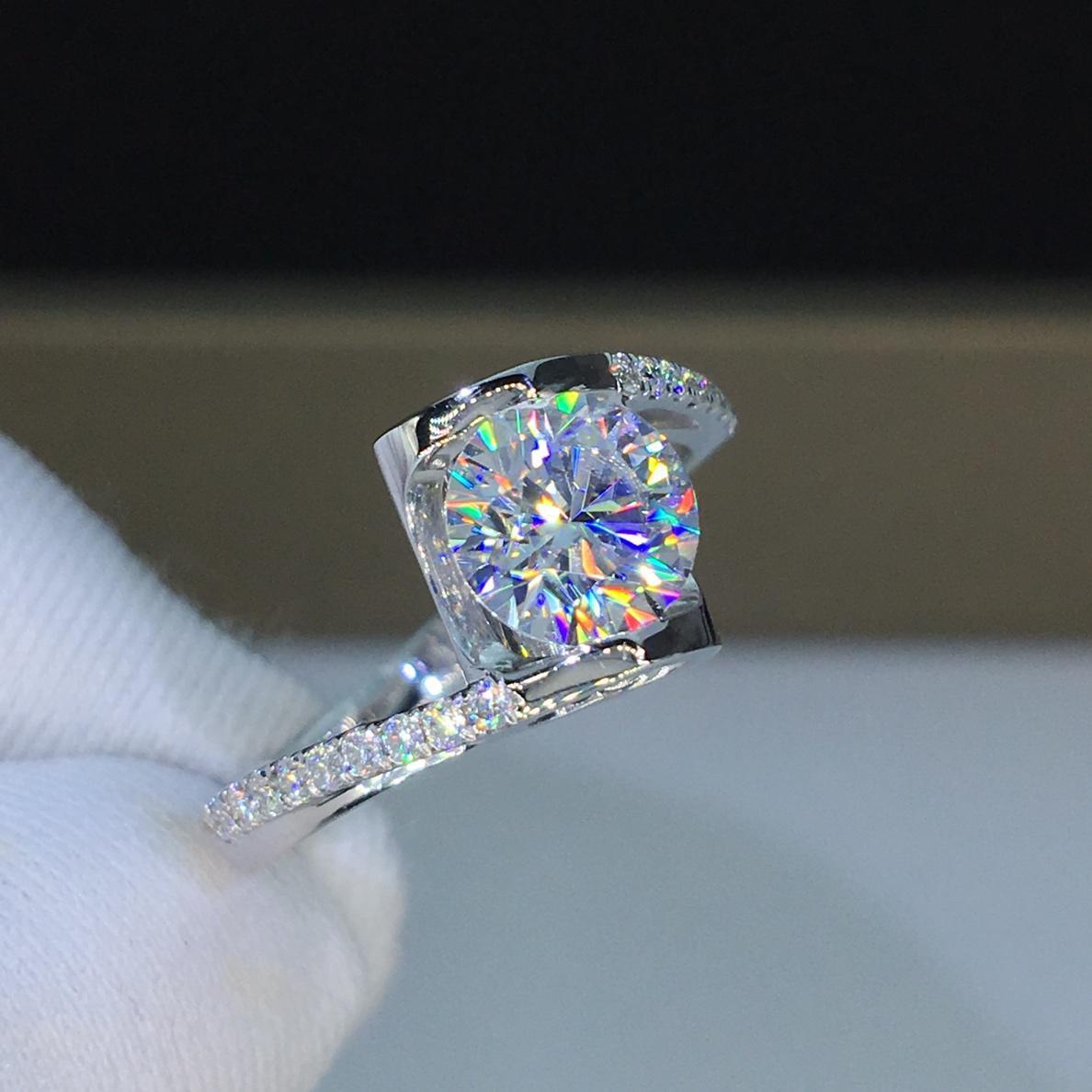 Angel Kiss diamond ring