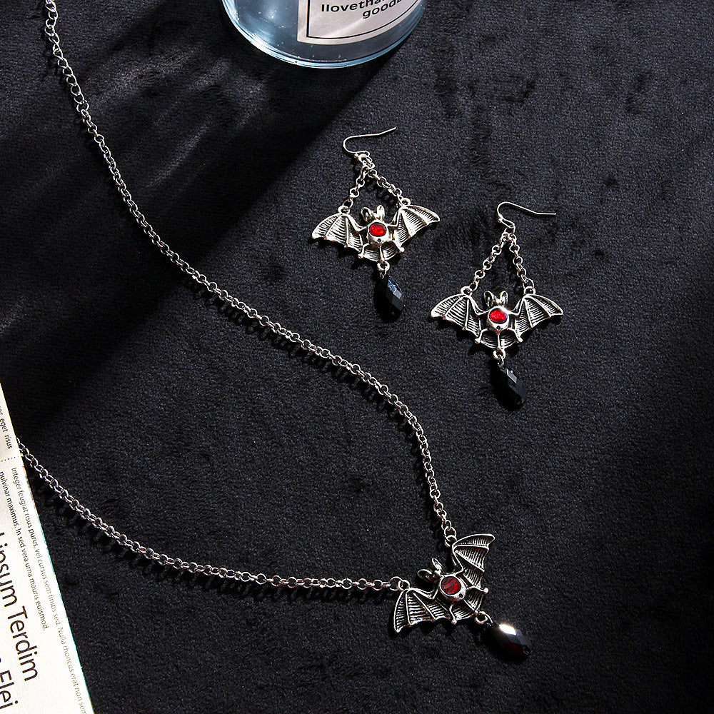 Gothic Exaggerated Black Bat Necklace Set