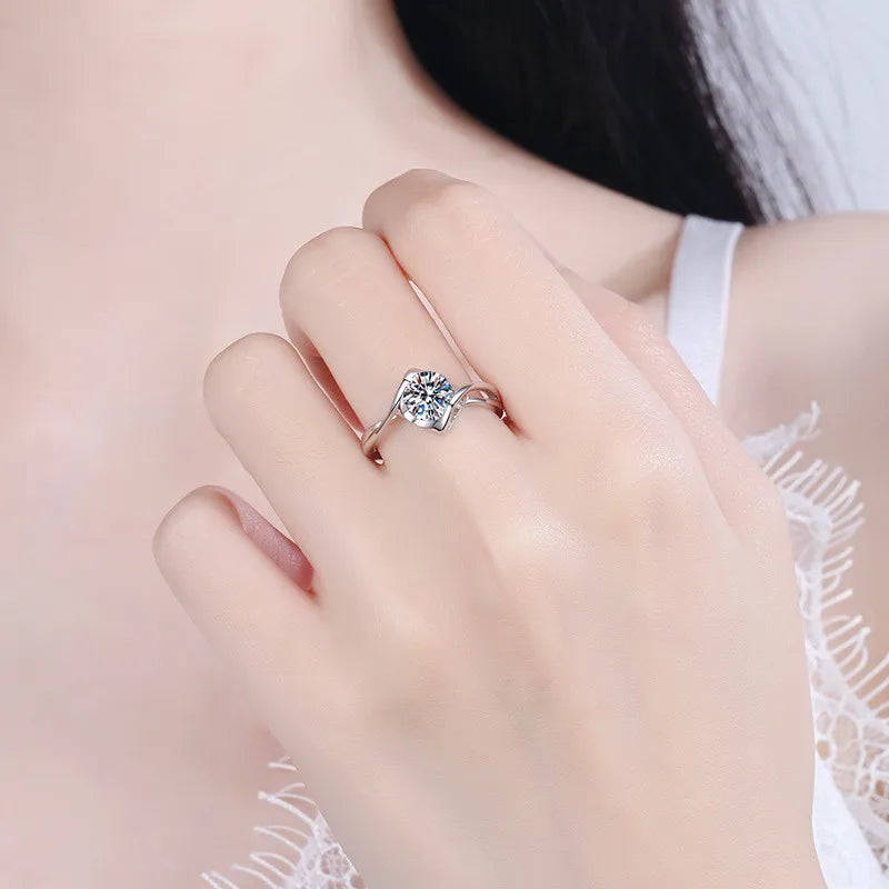 Silver 925 Original Diamond Test Past 1 Carat Brilliant Cut D Color Moissanite Angel Kiss Ring Sparkling Gemstone Party Jewelry