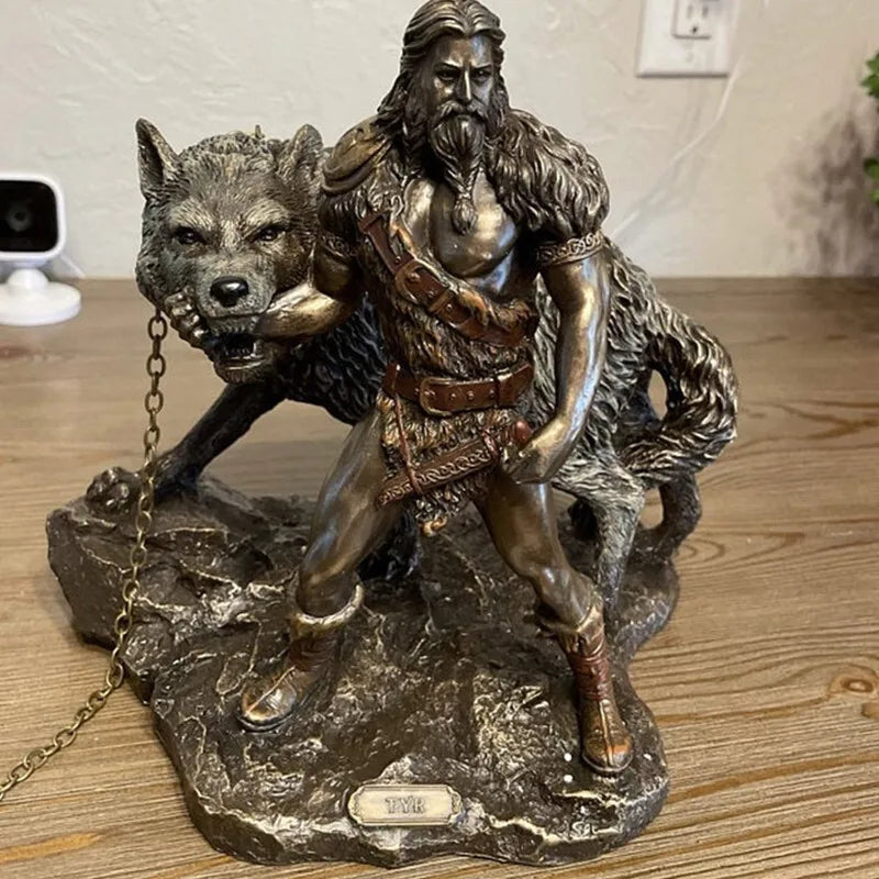 Statue en Résine du Dieu Nordique Tyr – Décoration Élégante pour Salon, Accessoire Mythologique Moderne