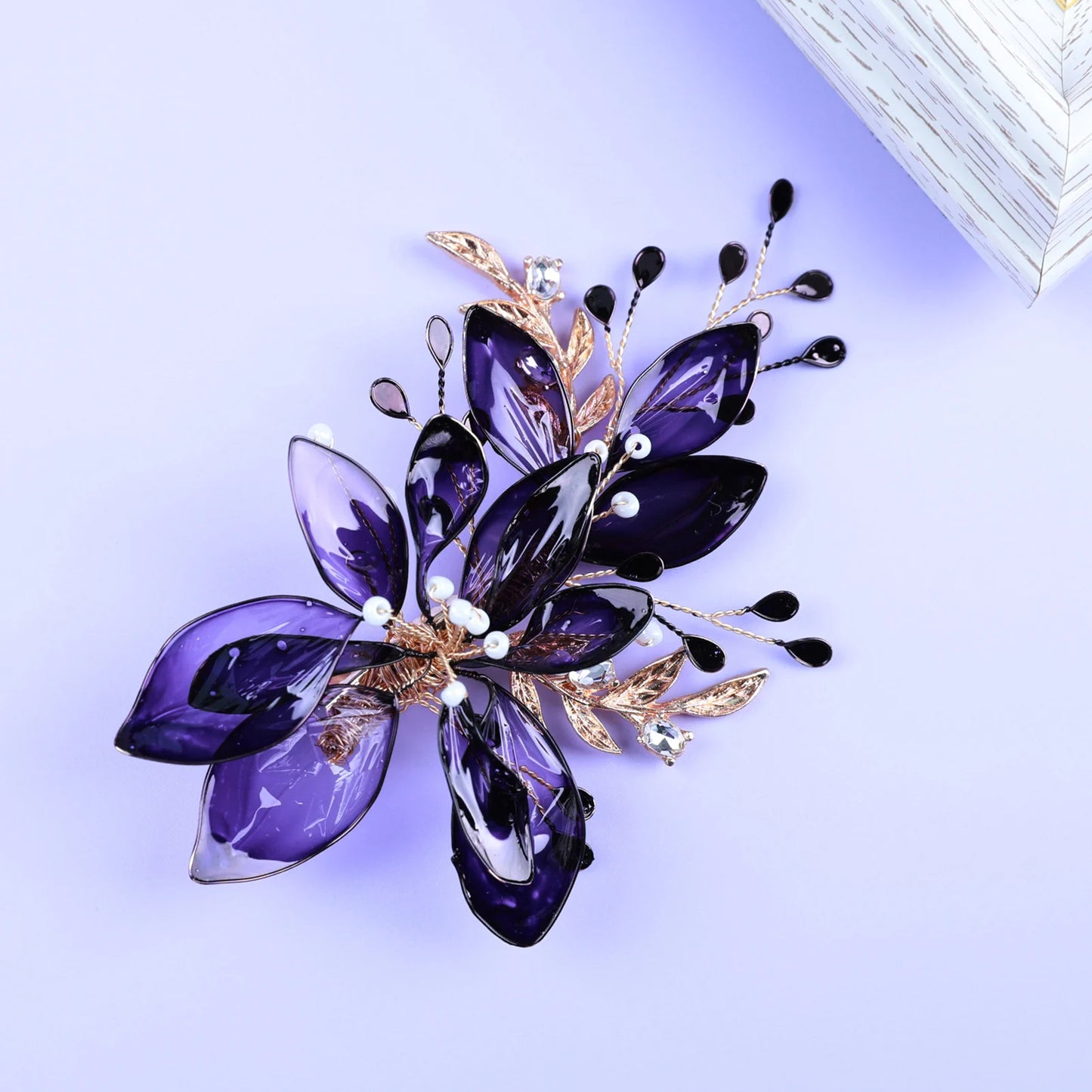 Épingles à cheveux à fleurs violettes, pétales acryliques faits à la main, couvre-chef floraux, pinces à cheveux perlées, bijoux de cheveux élégants pour femmes, mariée, mariage