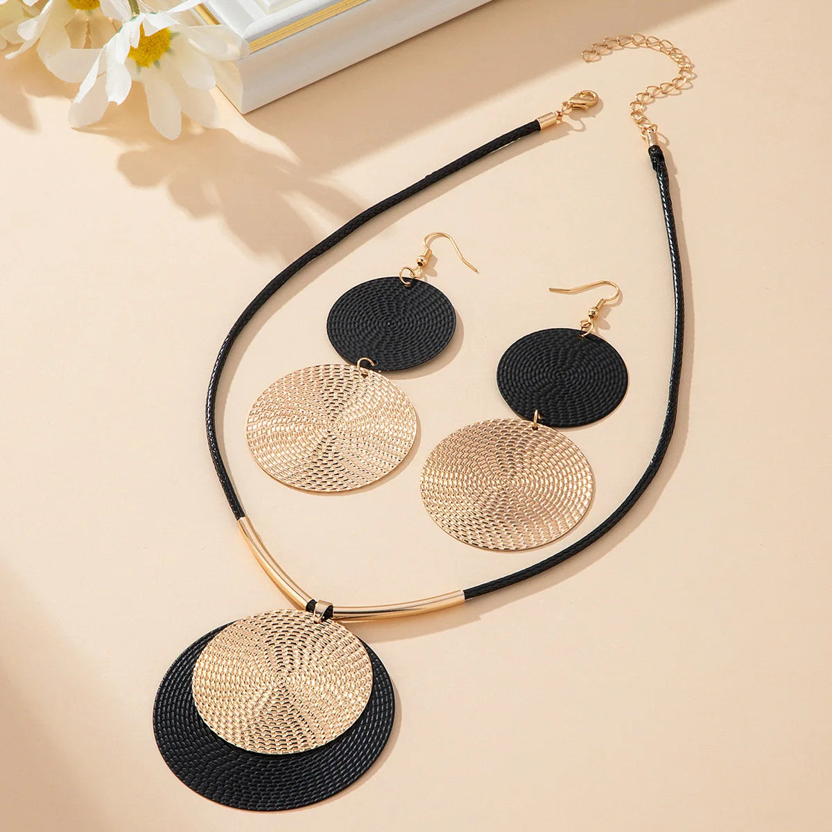 Ensemble de colliers et boucles d'oreilles rondes pour femmes, 2 pièces, chaînes en corde PU exagérées, pendentif géométrique en métal, bijoux