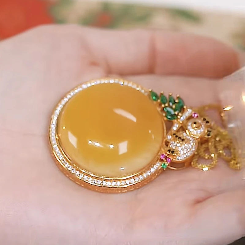 Chaîne de pull élégante avec pendentif en jade d'agate jaune naturelle – Accessoire haut de gamme pour femmes raffinées