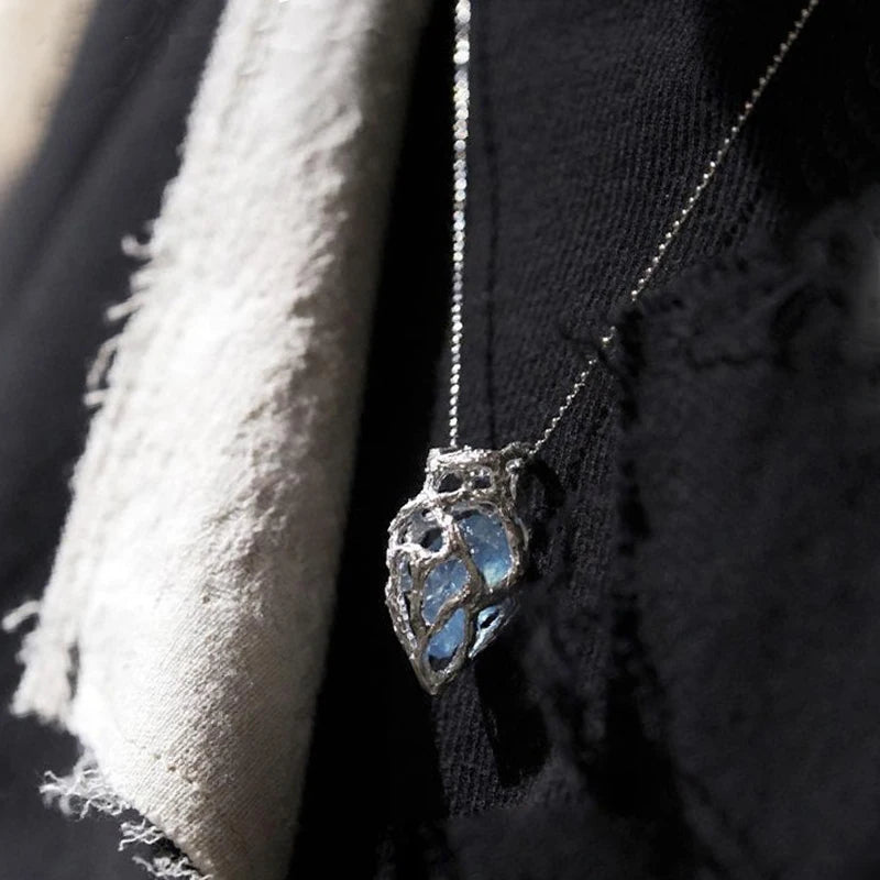 Collier pendentif coeur bleu pour femmes, tendance, créatif, cristal irrégulier, chaîne de clavicule géométrique, bijoux d'anniversaire, cadeau, vente en gros