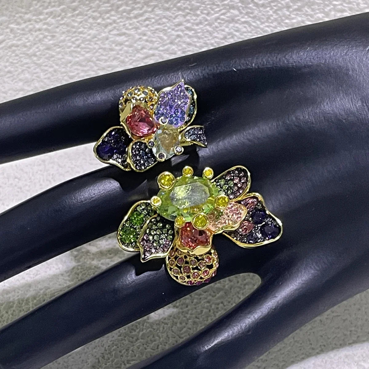 Ensemble de bijoux de fête pour femmes, haute qualité, nouvelle tendance, breloque, fleur colorée, papillon, cristal, collier, boucle d'oreille, bague, cadeau pour femmes, 2025