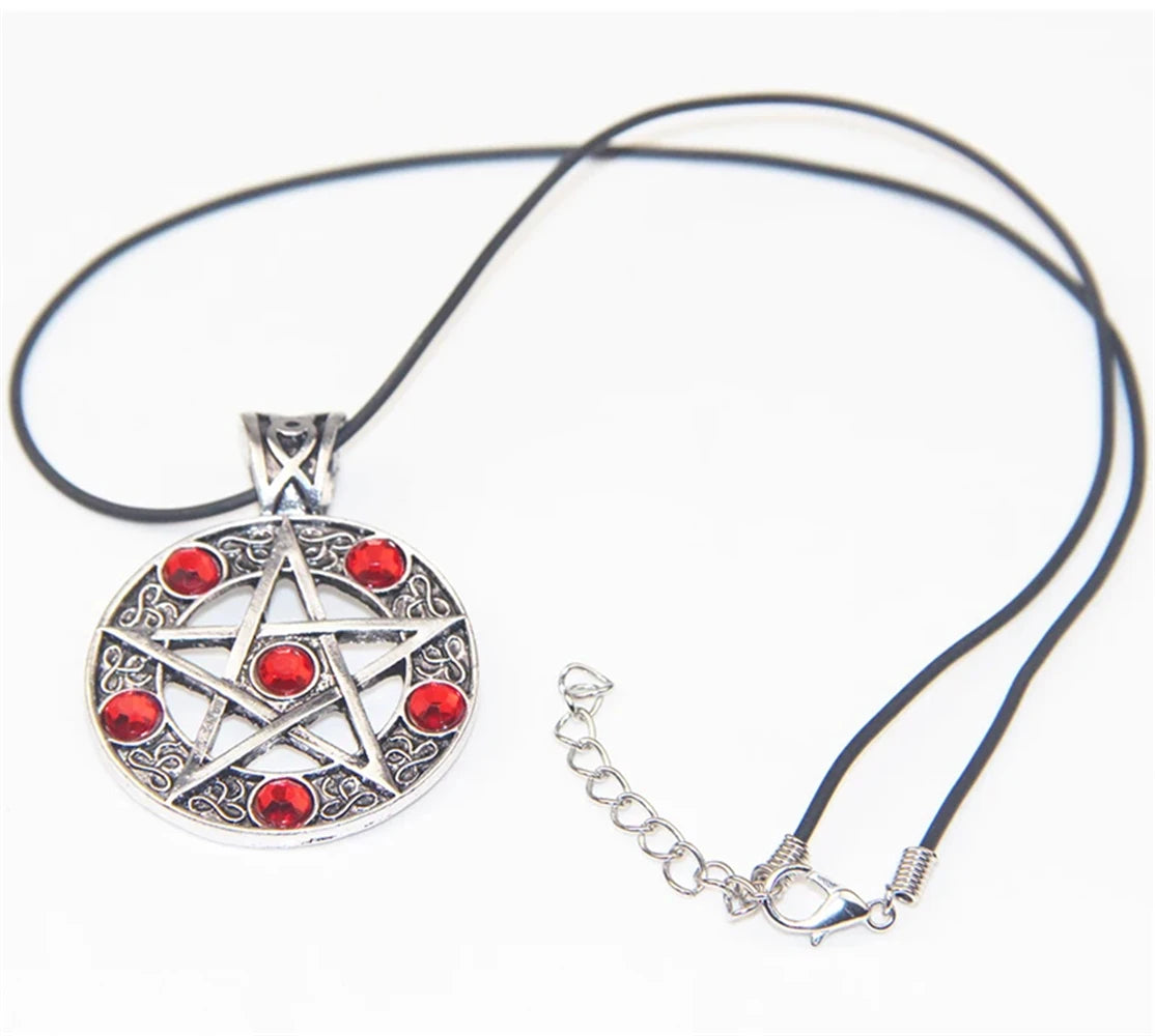 Pendentif Vintage Pentagramme Noir et Rouge – Amulette Surnaturelle de Protection pour Hommes et Femmes