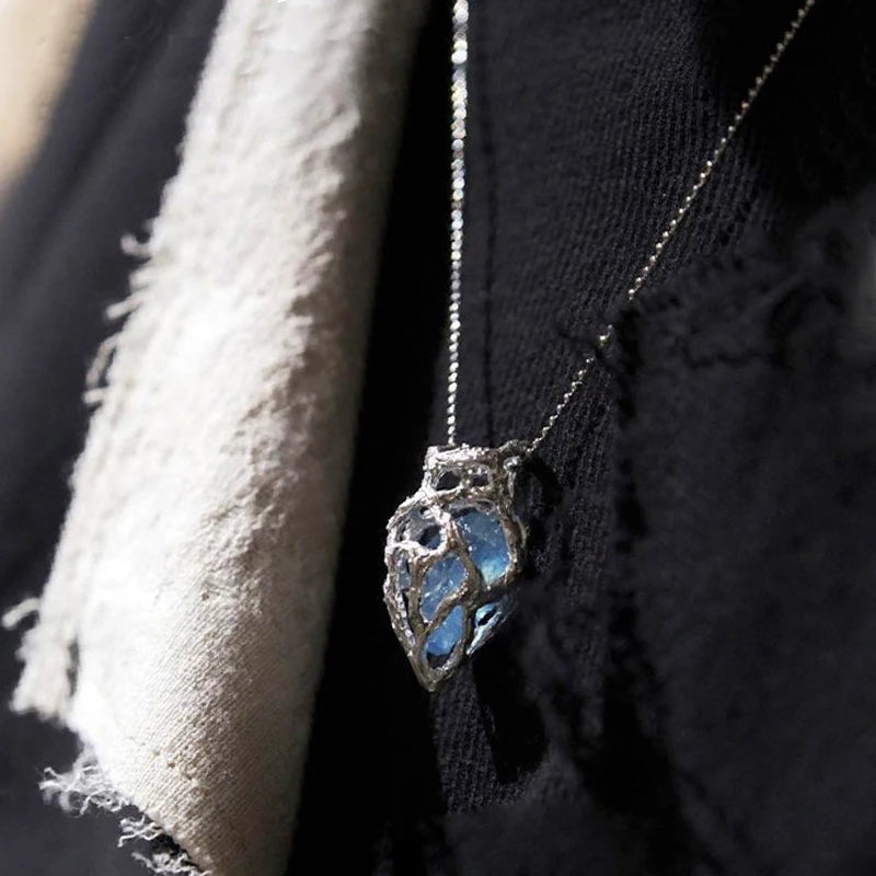 Collier pendentif coeur bleu pour femmes, tendance, créatif, cristal irrégulier, chaîne de clavicule géométrique, bijoux d'anniversaire, cadeau, vente en gros