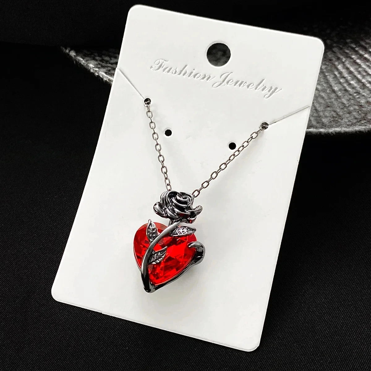 Collier pendentif coeur bleu pour femmes, tendance, créatif, cristal irrégulier, chaîne de clavicule géométrique, bijoux d'anniversaire, cadeau, vente en gros