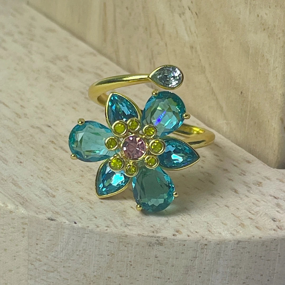 Ensemble de bijoux de fête pour femmes, haute qualité, nouvelle tendance, breloque, fleur colorée, papillon, cristal, collier, boucle d'oreille, bague, cadeau pour femmes, 2025
