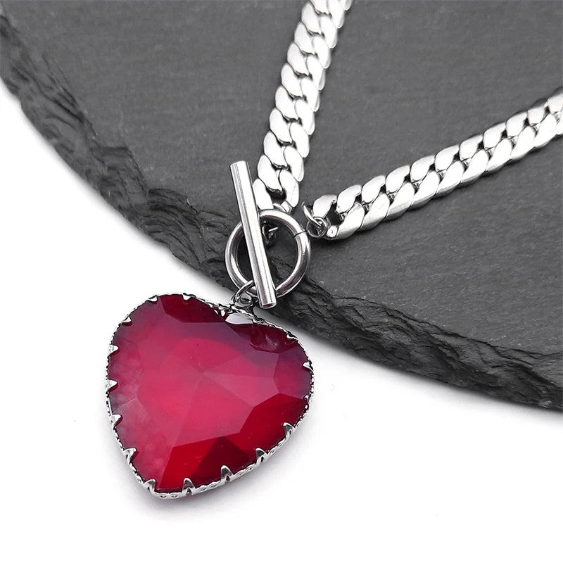Collier ras du cou gothique punk en acier inoxydable avec pendentif cœur rouge en verre pour femmes