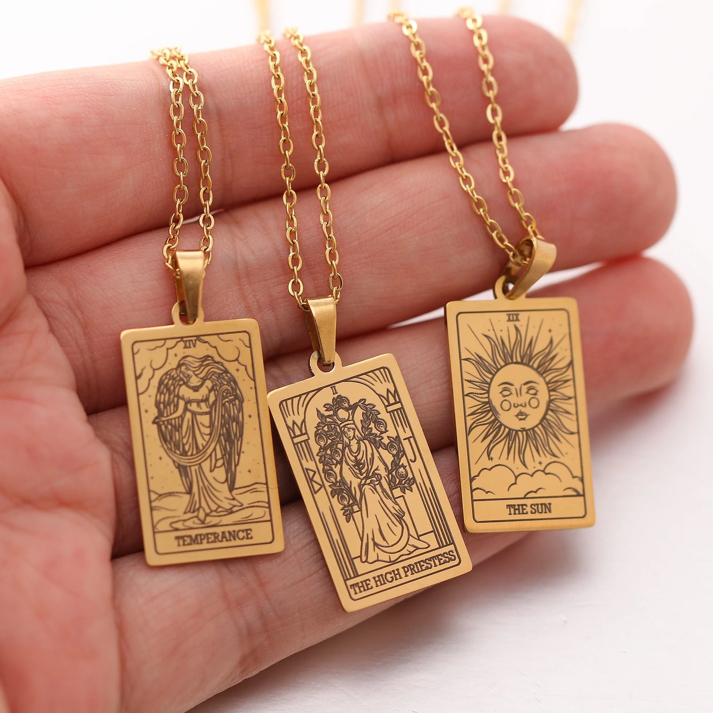 Collier de carte de Tarot en acier inoxydable, amulette porte-bonheur, bijoux ras du cou pour femmes, pendentif magicien/étoile/lune/soleil, vente en gros
