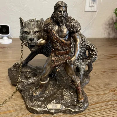Statue en Résine du Dieu Nordique Tyr – Décoration Élégante pour Salon, Accessoire Mythologique Moderne