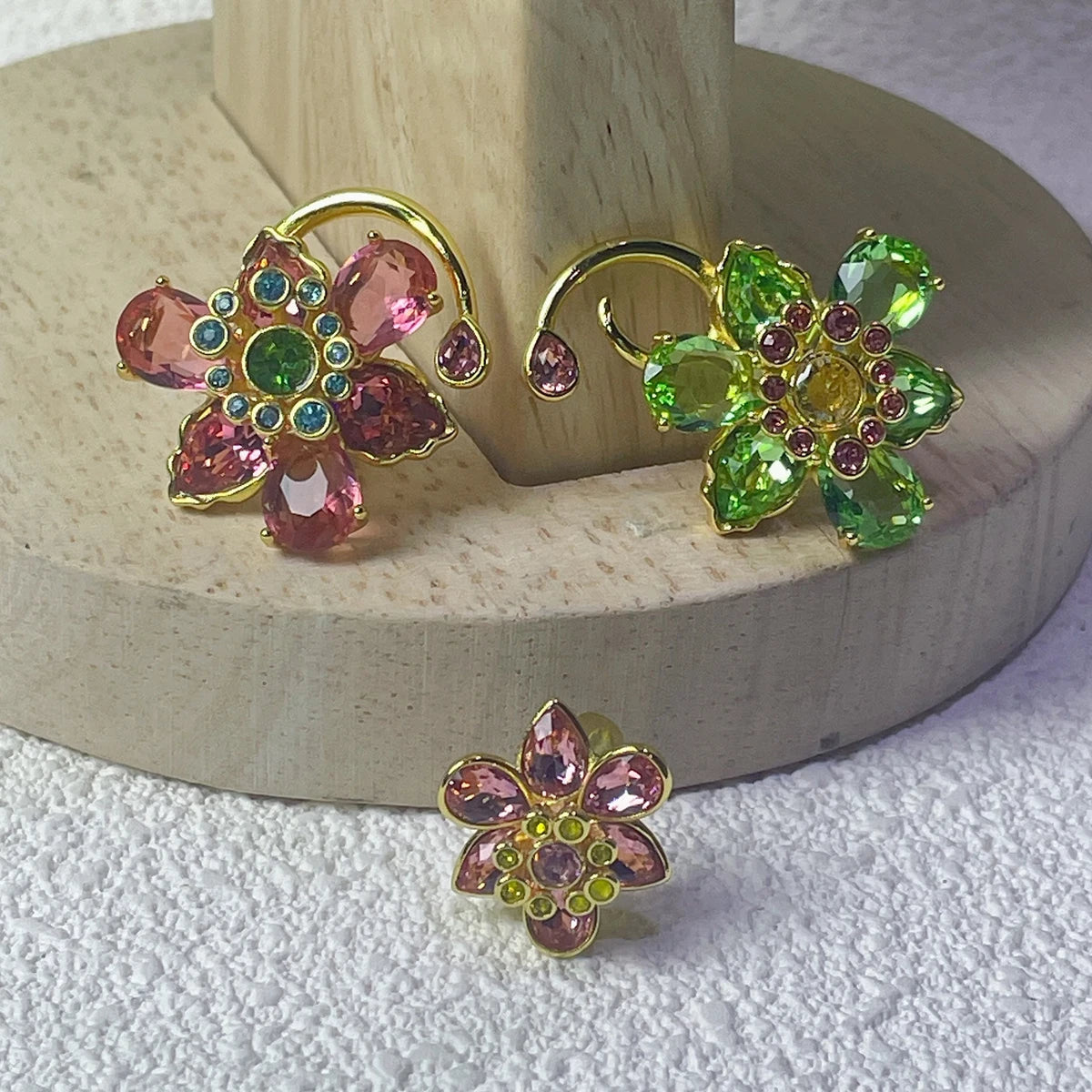 Ensemble de bijoux de fête pour femmes, haute qualité, nouvelle tendance, breloque, fleur colorée, papillon, cristal, collier, boucle d'oreille, bague, cadeau pour femmes, 2025