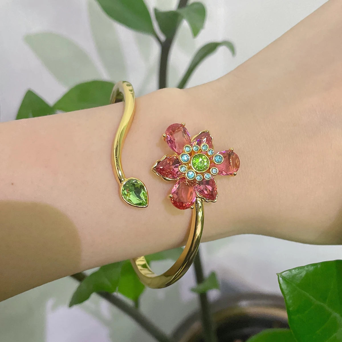 Ensemble de bijoux de fête pour femmes, haute qualité, nouvelle tendance, breloque, fleur colorée, papillon, cristal, collier, boucle d'oreille, bague, cadeau pour femmes, 2025
