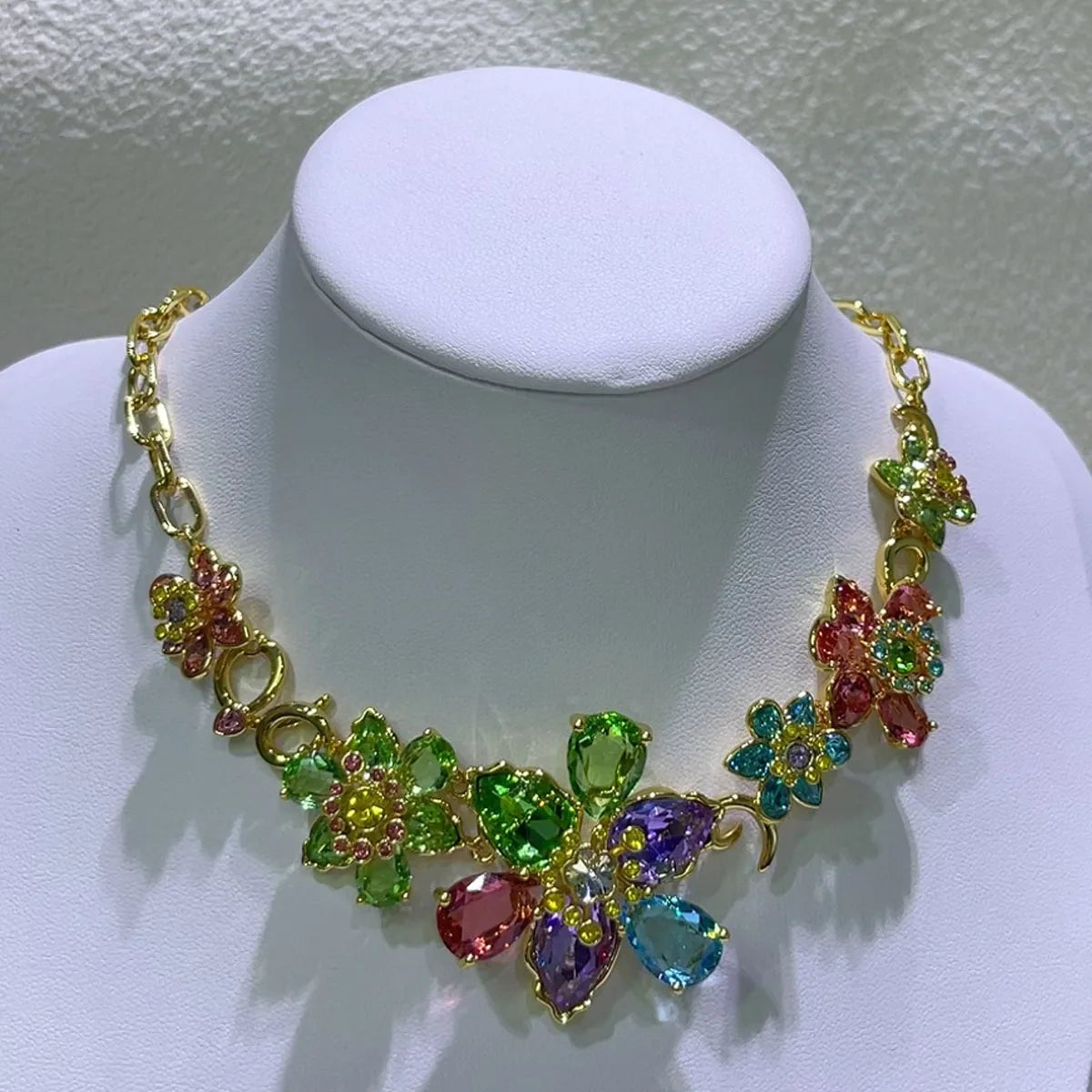 Ensemble de bijoux de fête pour femmes, haute qualité, nouvelle tendance, breloque, fleur colorée, papillon, cristal, collier, boucle d'oreille, bague, cadeau pour femmes, 2025
