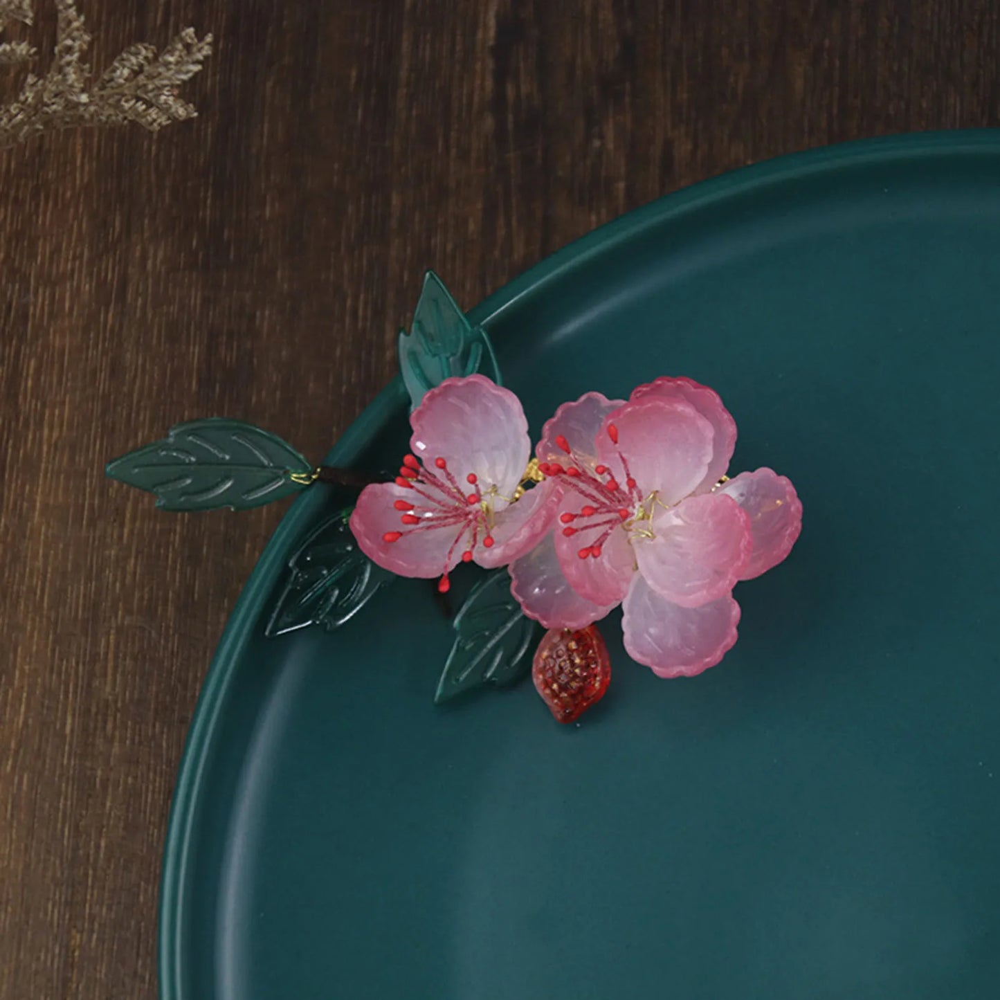 Épingles à cheveux à fleurs violettes, pétales acryliques faits à la main, couvre-chef floraux, pinces à cheveux perlées, bijoux de cheveux élégants pour femmes, mariée, mariage