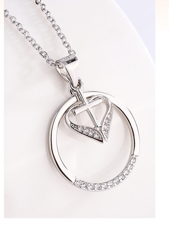 Pendentif Croix Jésus en Amour – Bijoux Tendance et Best-seller sur Amazon