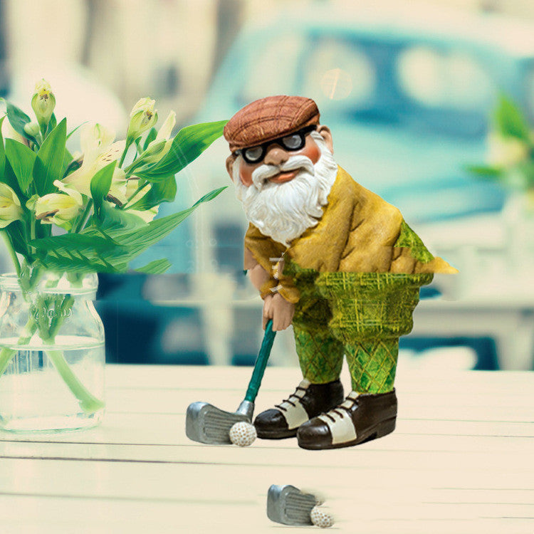Le Jardin Est Décoré Avec Statues De Golf Gnomes