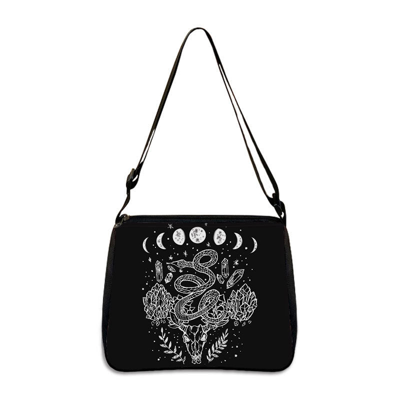 Sac Gothique d'épaule à la mode.