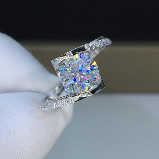Angel Kiss diamond ring