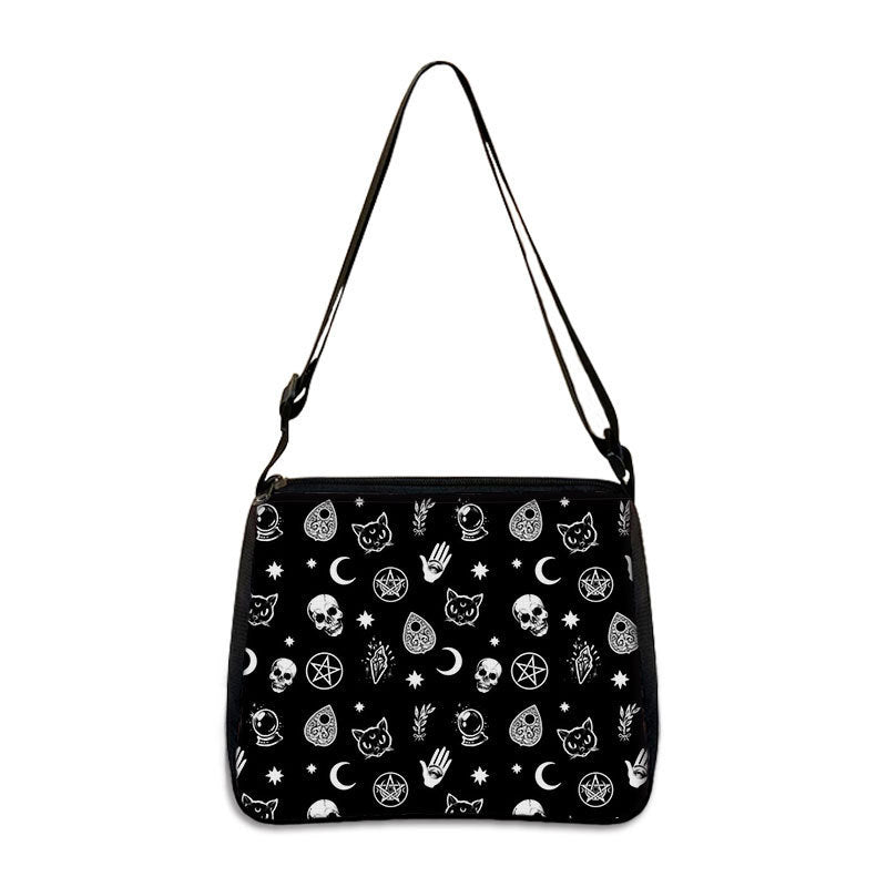 Sac Gothique d'épaule à la mode.