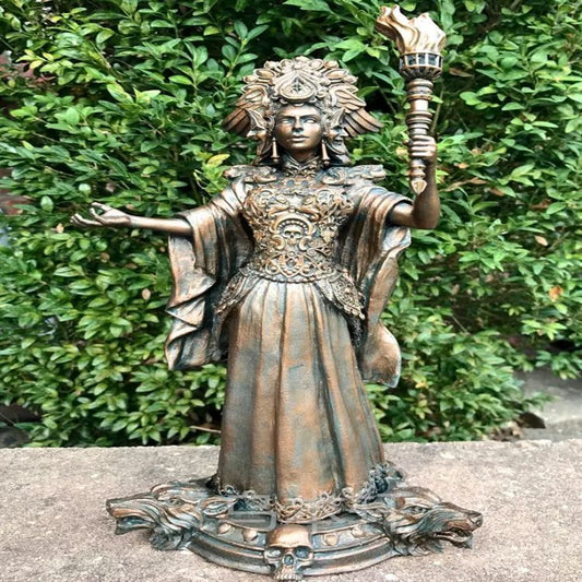 Déesse de la sorcellerie et Statue magique