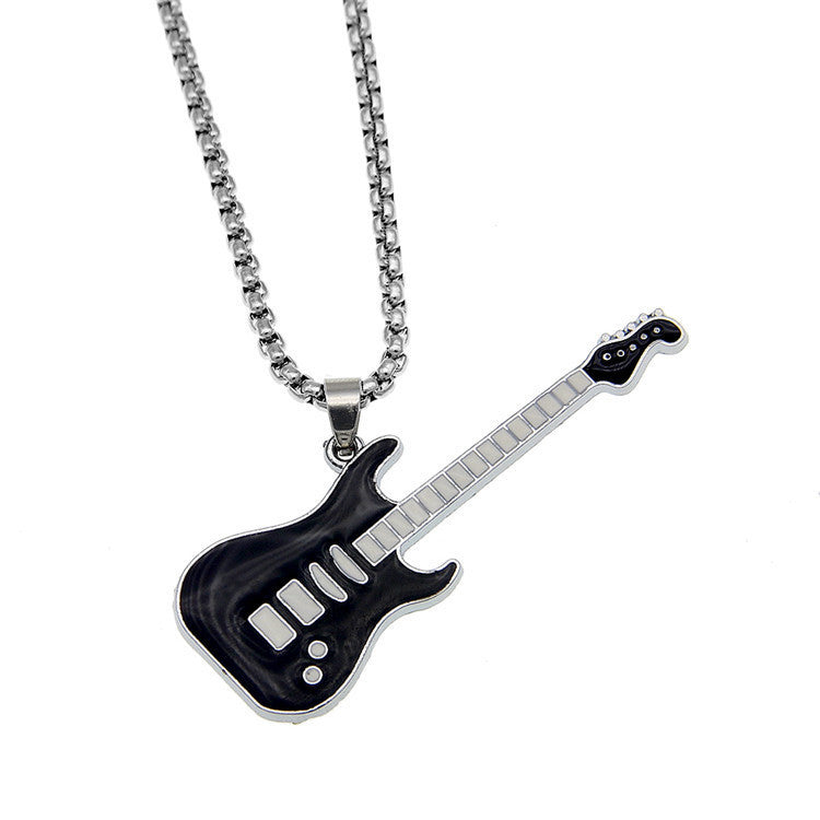 Collier en forme de guitare gothique en acier titane à 2 couches pour hommes