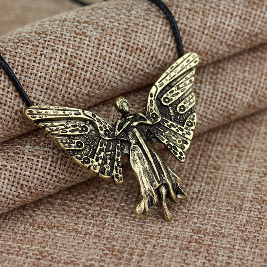 Squelettique Ville Collier Pendentif Avec Des Ailes D'ange