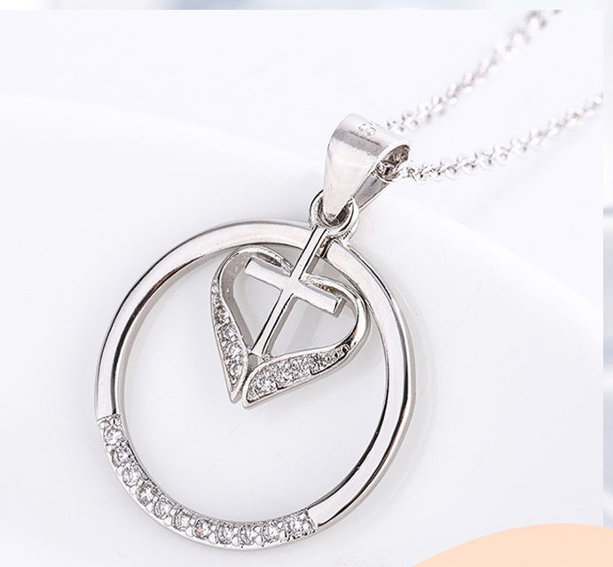 Pendentif Croix Jésus en Amour – Bijoux Tendance et Best-seller sur Amazon