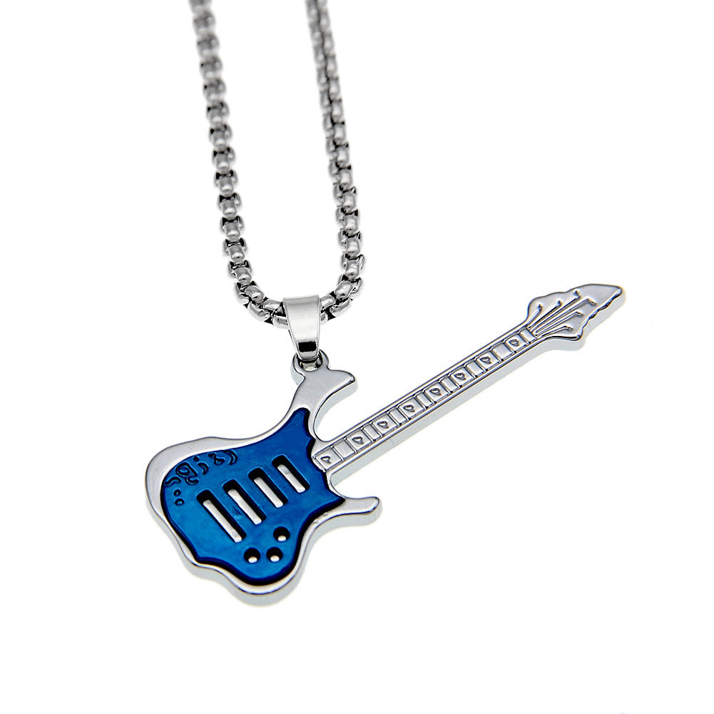 Collier en forme de guitare gothique en acier titane à 2 couches pour hommes