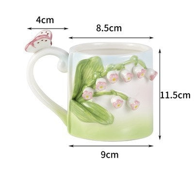 Tasse de tulipe en céramique pétrie à la main florale premium