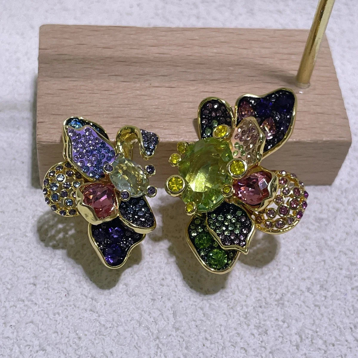 Ensemble de bijoux de fête pour femmes, haute qualité, nouvelle tendance, breloque, fleur colorée, papillon, cristal, collier, boucle d'oreille, bague, cadeau pour femmes, 2025