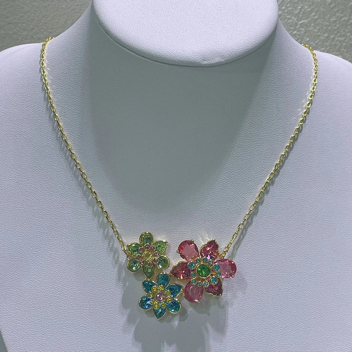 Ensemble de bijoux de fête pour femmes, haute qualité, nouvelle tendance, breloque, fleur colorée, papillon, cristal, collier, boucle d'oreille, bague, cadeau pour femmes, 2025