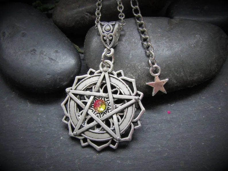 Collier Pentacle à éclat, collier pentagramme, pendentif Pentacle, collier Wicca, collier païen, Pentacle